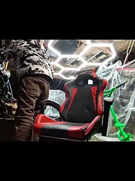 twistafatpipe online show from December 21, 2025, 10:00 am