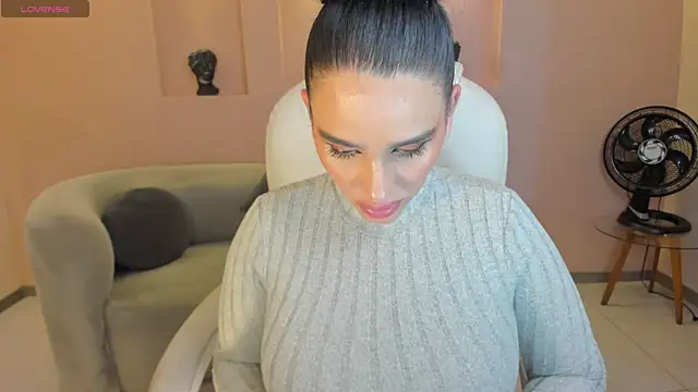 Snapshot of NovaSpencer chatting on December 17, 2025, 8:37 pm NovaSpencer online show from December 17, 2025, 8:37 pm