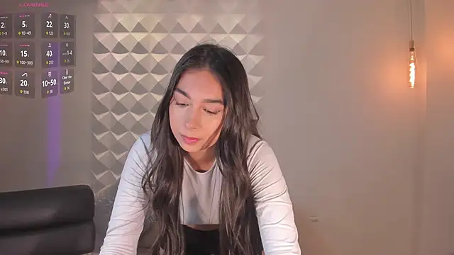 VeronicaBlue online show from September 14, 2025, 11:20 am