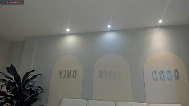 Snapshot of NataliaGaret chatting on April 3, 2026, 10:46 am NataliaGaret online show from April 3, 2026, 10:46 am