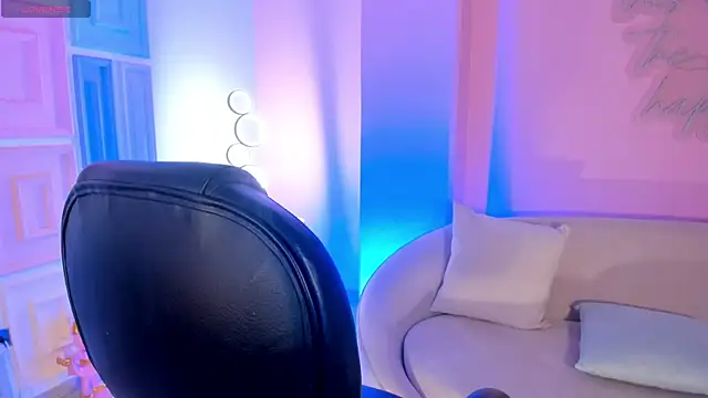 Snapshot of AyshelBrown chatting on October 1, 2025, 3:45 am AyshelBrown online show from October 1, 2025, 3:45 am