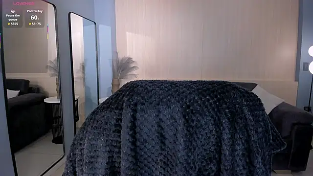 MilaColeman online show from November 26, 2025, 2:01 am