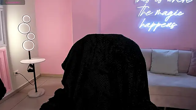 Snapshot of MilaColeman chatting on January 6, 2026, 12:58 am MilaColeman online show from January 6, 2026, 12:58 am