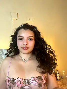 Snapshot of AriaHeavenss chatting on October 16, 2025, 12:22 am AriaHeavenss online show from October 16, 2025, 12:22 am