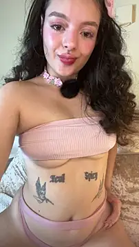 Snapshot of AriaHeavenss chatting on November 11, 2025, 12:21 am AriaHeavenss online show from November 11, 2025, 12:21 am