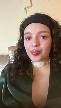 Snapshot of AriaHeavenss chatting on November 19, 2025, 1:27 am AriaHeavenss online show from November 19, 2025, 1:27 am