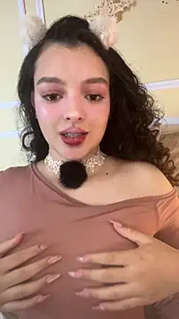 Snapshot of AriaHeavenss chatting on November 22, 2025, 12:31 am AriaHeavenss online show from November 22, 2025, 12:31 am