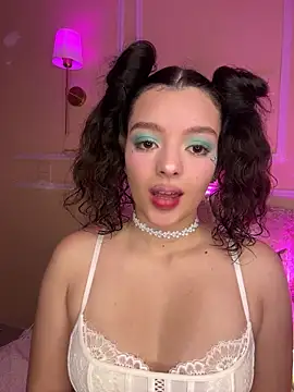 Snapshot of AriaHeavenss chatting on December 3, 2025, 12:18 am AriaHeavenss online show from December 3, 2025, 12:18 am