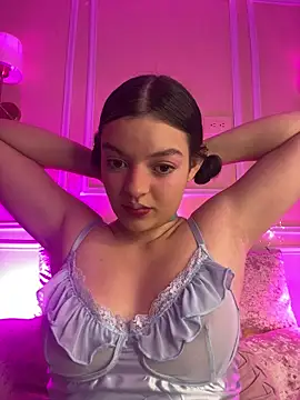 Snapshot of AriaHeavenss chatting on December 14, 2025, 2:39 am AriaHeavenss online show from December 14, 2025, 2:39 am