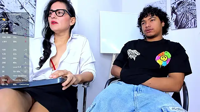 Snapshot of Miriam_milf chatting on November 6, 2025, 12:17 pm Miriam milf online show from November 6, 2025, 12:17 pm