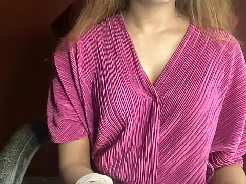 heartless Queen online show from November 20, 2025, 5:18 am