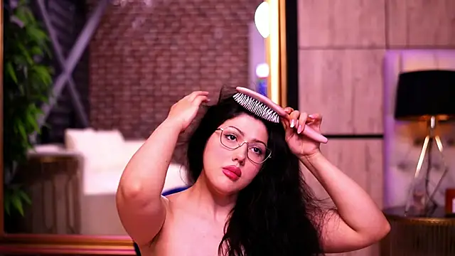 AlenaCapricious online show from May 8, 2026, 6:13 pm