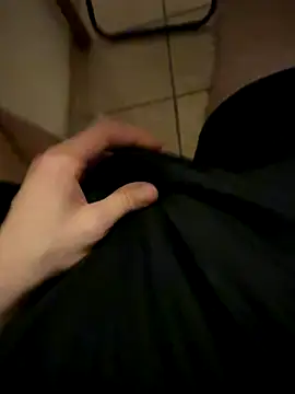 Snapshot of Dicksxd chatting on September 20, 2025, 9:05 pm Dicksxd online show from September 20, 2025, 9:05 pm