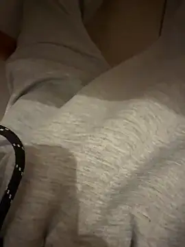 Snapshot of Dicksxd chatting on October 29, 2025, 9:27 pm Dicksxd online show from October 29, 2025, 9:27 pm