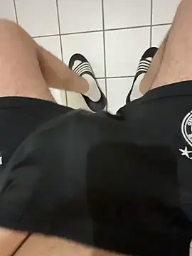 Snapshot of Dicksxd chatting on December 18, 2025, 6:52 am Dicksxd online show from December 18, 2025, 6:52 am