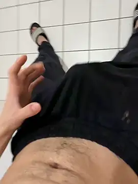 Snapshot of Dicksxd chatting on February 8, 2026, 4:10 pm Dicksxd online show from February 8, 2026, 4:10 pm