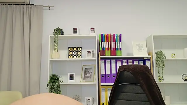 RubiHarper online show from April 13, 2026, 5:40 pm