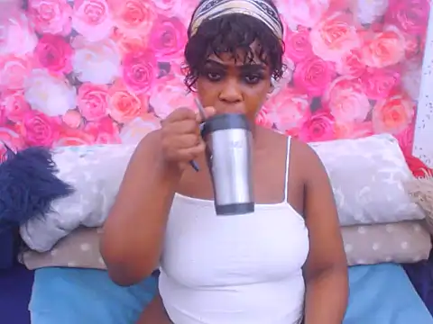 MiniMinaj online show from November 26, 2025, 8:15 am