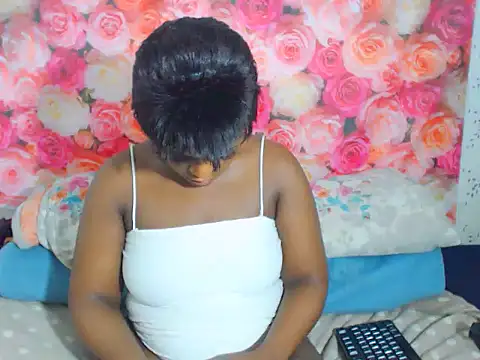 MiniMinaj online show from December 14, 2025, 5:07 pm