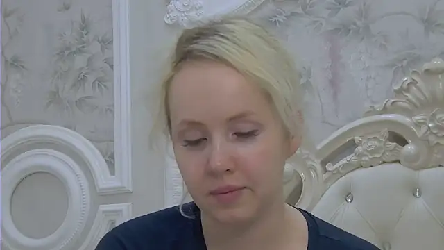 EllieFrosty  online show from July 15, 2026, 3:12 am