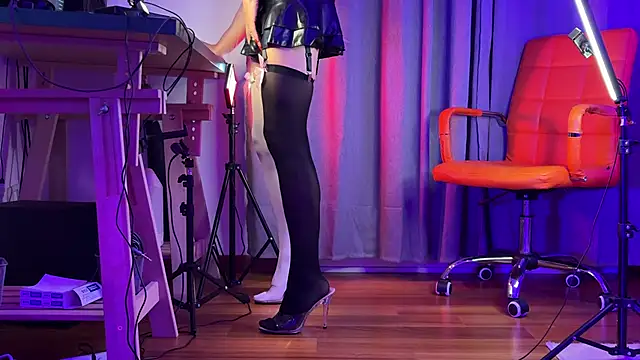 Snapshot of utopia2025 chatting on October 17, 2025, 8:11 pm utopia2025 online show from October 17, 2025, 8:11 pm