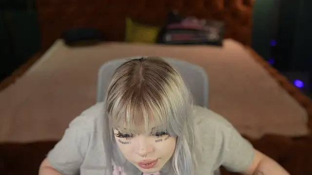 Yuki sun online show from November 8, 2025, 3:23 pm