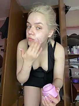 April Purr online show from May 8, 2026, 7:46 am