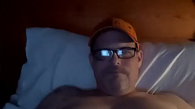 Snapshot of One_Man_For_You chatting on December 16, 2025, 2:16 am One Man For You online show from December 16, 2025, 2:16 am