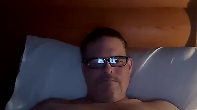 Snapshot of One_Man_For_You chatting on December 17, 2025, 11:44 pm One Man For You online show from December 17, 2025, 11:44 pm