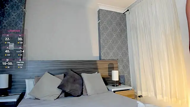 Snapshot of MiilaBlake chatting on October 8, 2025, 8:06 pm MiilaBlake online show from October 8, 2025, 8:06 pm