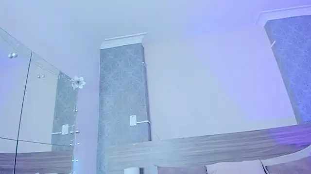 Snapshot of MiilaBlake chatting on December 19, 2025, 8:16 pm MiilaBlake online show from December 19, 2025, 8:16 pm