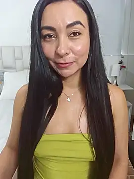 Snapshot of Ms_milarose chatting on December 20, 2025, 6:48 pm Ms milarose online show from December 20, 2025, 6:48 pm