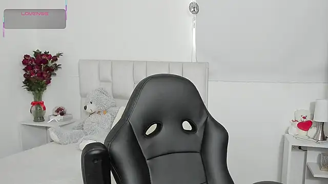 Snapshot of Ms_milarose chatting on February 22, 2026, 8:29 pm Ms milarose online show from February 22, 2026, 8:29 pm