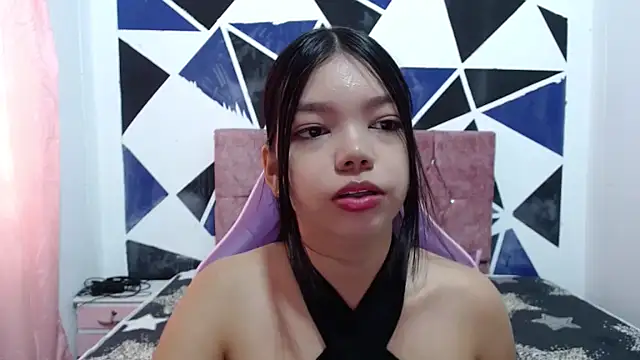 Snapshot of shy_luna18 chatting on December 5, 2025, 1:42 pm shy luna18 online show from December 5, 2025, 1:42 pm