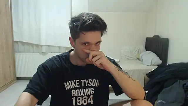 Snapshot of 2handsomemann chatting on June 1, 2026, 6:20 pm 2handsomemann online show from June 1, 2026, 6:20 pm