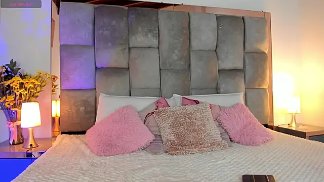 sara madrid online show from October 21, 2025, 12:17 pm