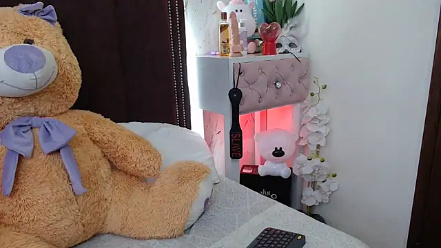 VioletxBloom online show from October 4, 2025, 8:29 pm