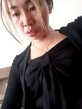 Snapshot of sulove_xx chatting on April 6, 2026, 4:21 am sulove xx online show from April 6, 2026, 4:21 am