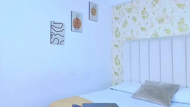 Samanta Isel online show from October 7, 2025, 3:04 am