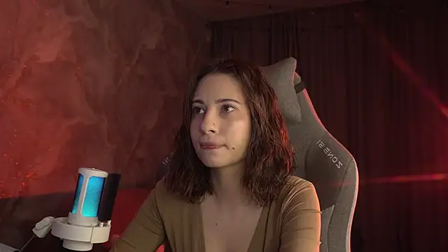 Snapshot of LumeNova chatting on February 22, 2026, 2:02 am LumeNova online show from February 22, 2026, 2:02 am