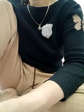 Snapshot of Buny_vera chatting on December 23, 2025, 1:03 am Buny vera online show from December 23, 2025, 1:03 am