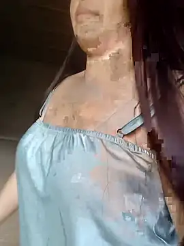 quynhkoolbae online show from July 15, 2026, 3:12 am