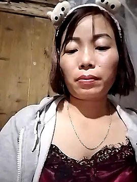 Annaacutee online show from November 6, 2025, 1:23 pm