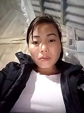 Annaacutee online show from December 17, 2025, 1:17 pm