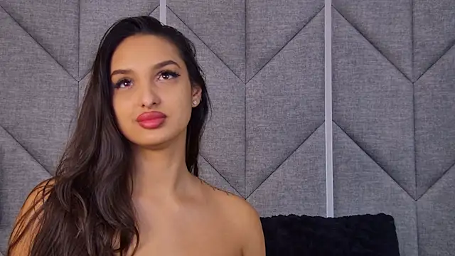 Kimberlymav online show from December 22, 2025, 5:15 am