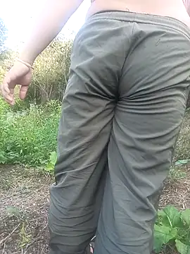 miumiu 00 online show from October 19, 2025, 8:59 am