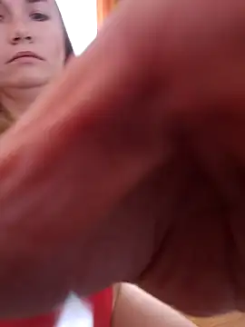 Snapshot of KisaVixen chatting on October 19, 2025, 9:10 am KisaVixen online show from October 19, 2025, 9:10 am