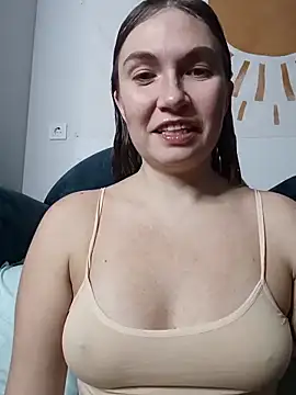 Snapshot of KisaVixen chatting on November 7, 2025, 5:46 pm KisaVixen online show from November 7, 2025, 5:46 pm