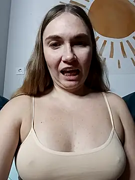 Snapshot of KisaVixen chatting on November 8, 2025, 5:01 pm KisaVixen online show from November 8, 2025, 5:01 pm