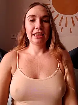 Snapshot of KisaVixen chatting on November 25, 2025, 9:53 am KisaVixen online show from November 25, 2025, 9:53 am